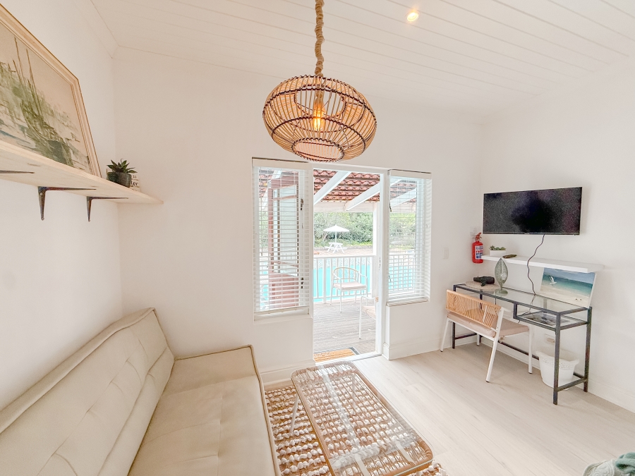1 Bedroom Property for Sale in Keurboomstrand Western Cape